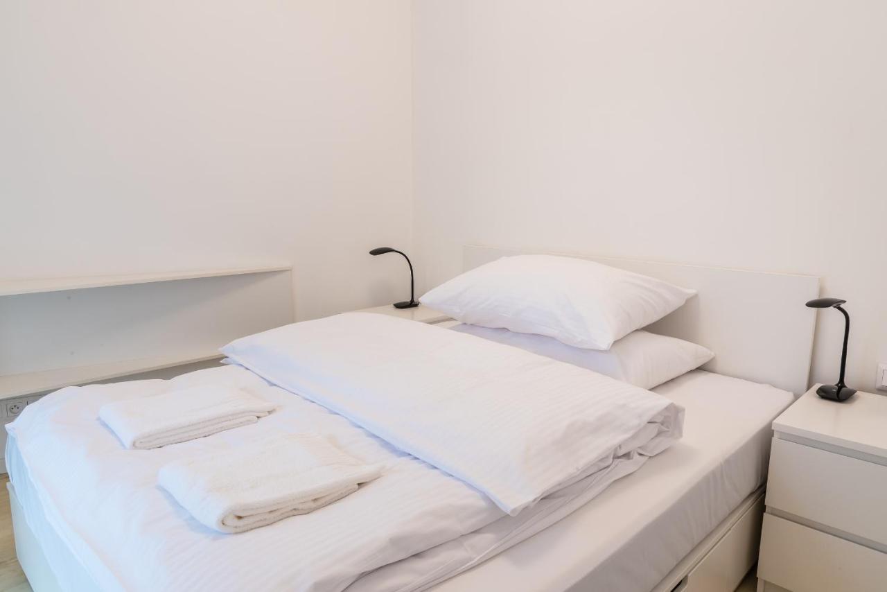 City Castle Apartments Free Parking ブラチスラヴァ エクステリア 写真