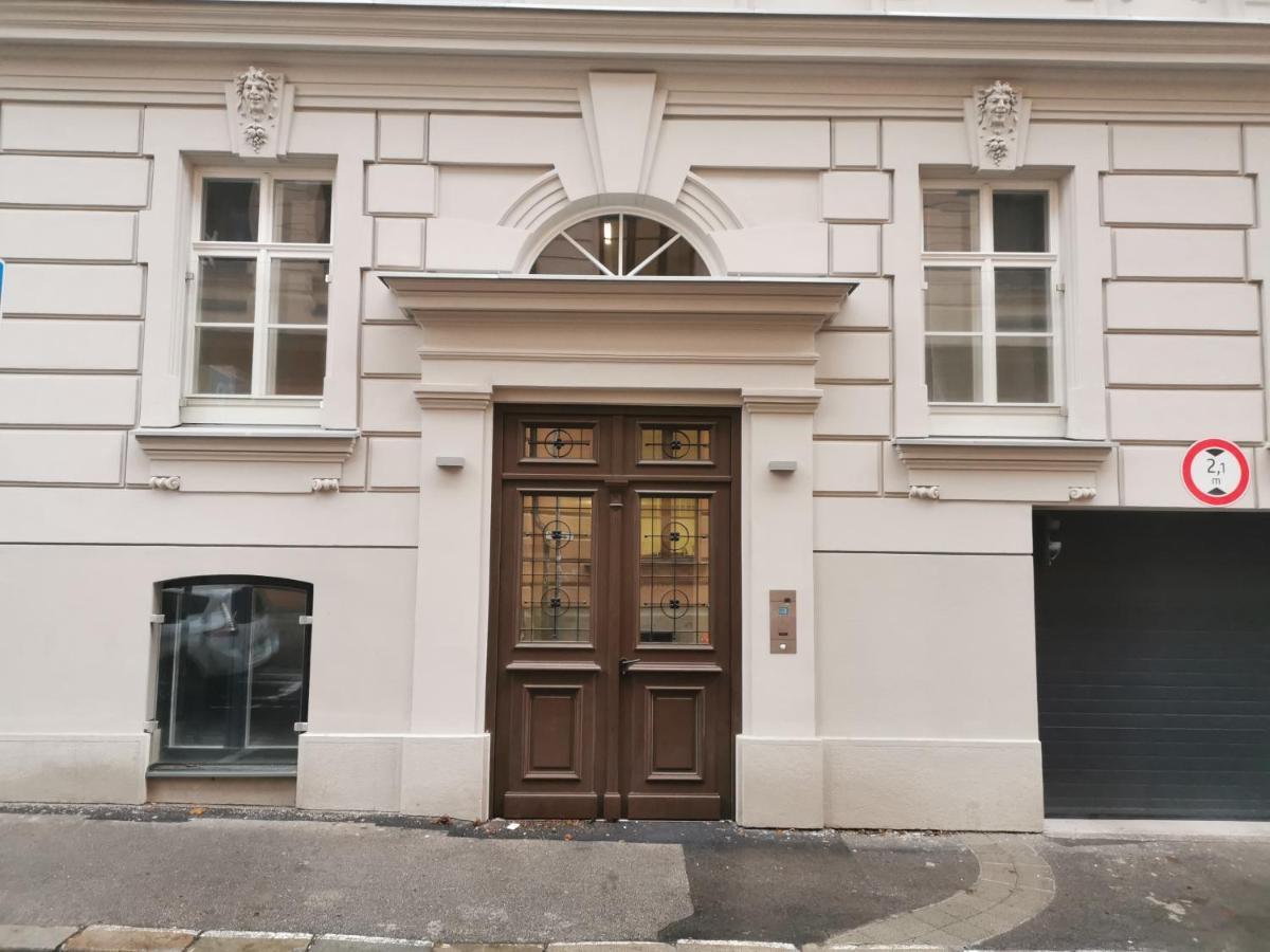 City Castle Apartments Free Parking ブラチスラヴァ エクステリア 写真