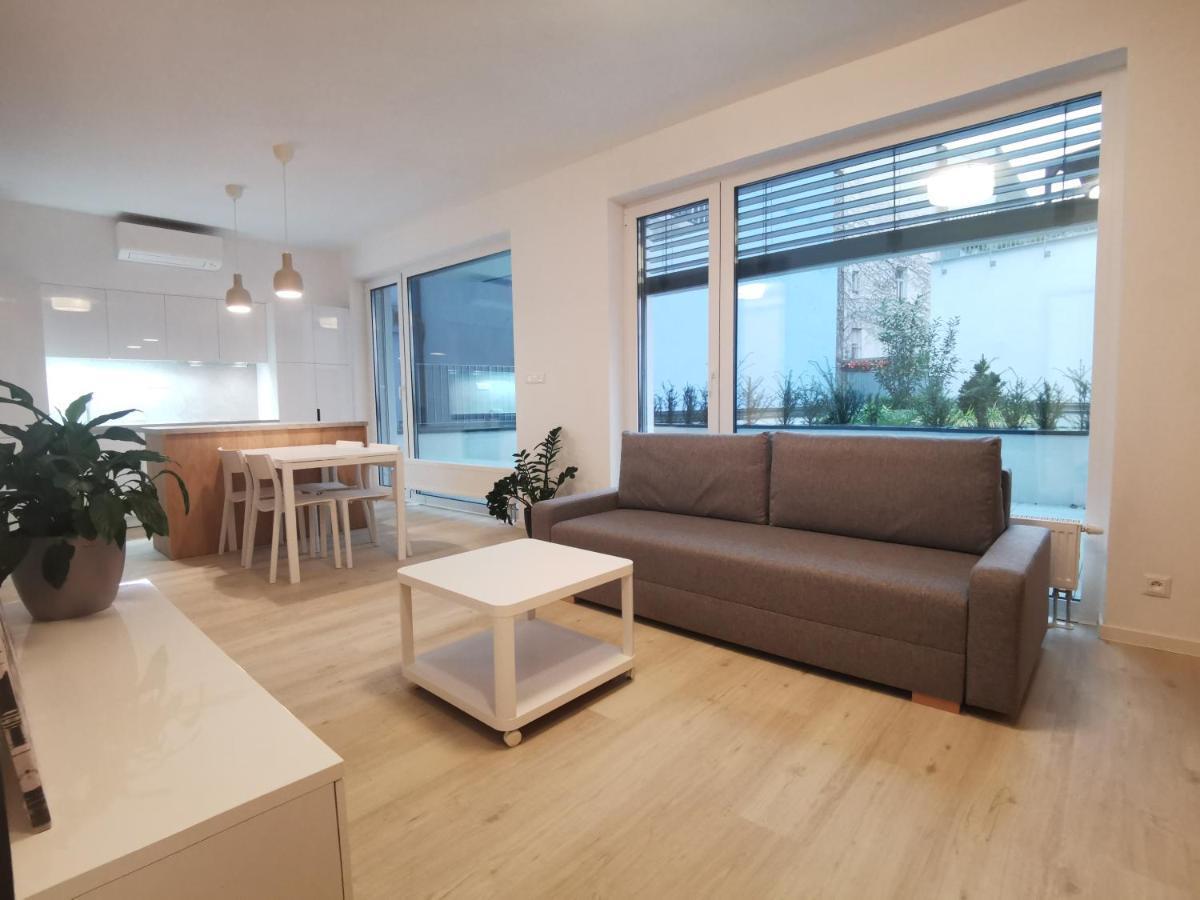 City Castle Apartments Free Parking ブラチスラヴァ エクステリア 写真